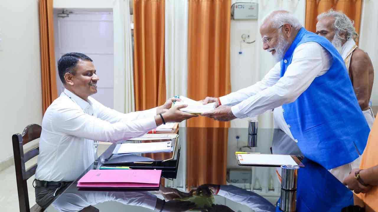 Pm Narendra Modi Files Nomination From Varanasi The Financial World 8965